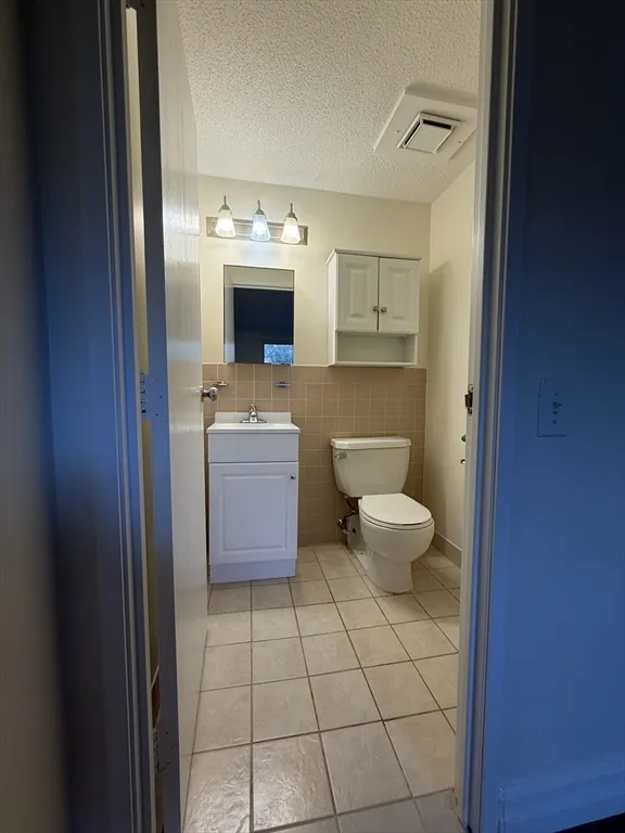 2 bed, 1 bath apartment for rent at 112 Centre St Unit 112, North Brookline — photo 10 of 15