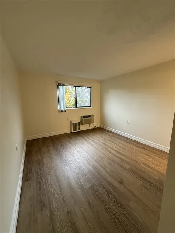 2 bed, 1 bath apartment for rent at 112 Centre St Unit 112, North Brookline — photo 9 of 15