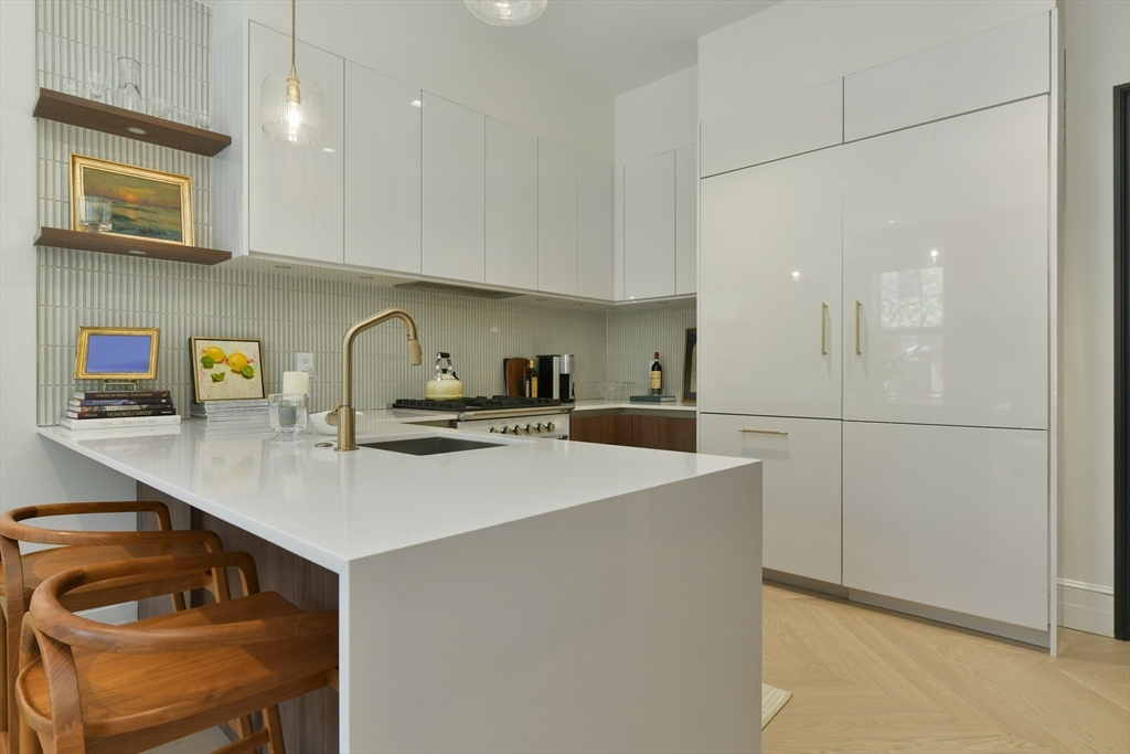 1 bed, 1 bath apartment for rent at 112 Charles St Unit 2, Beacon Hill — photo 8 of 15