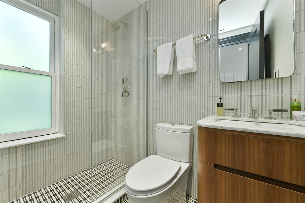 1 bed, 1 bath apartment for rent at 112 Charles St Unit 2, Beacon Hill — photo 12 of 15