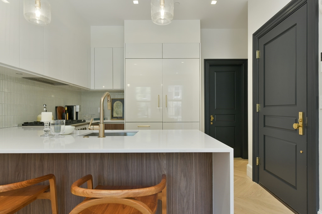 1 bed, 1 bath apartment for rent at 112 Charles St Unit 2, Beacon Hill — photo 9 of 15