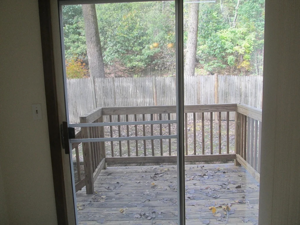 3 bed, 1 bath apartment for rent at 112 Clark St Unit 112, Belmont — photo 7 of 8