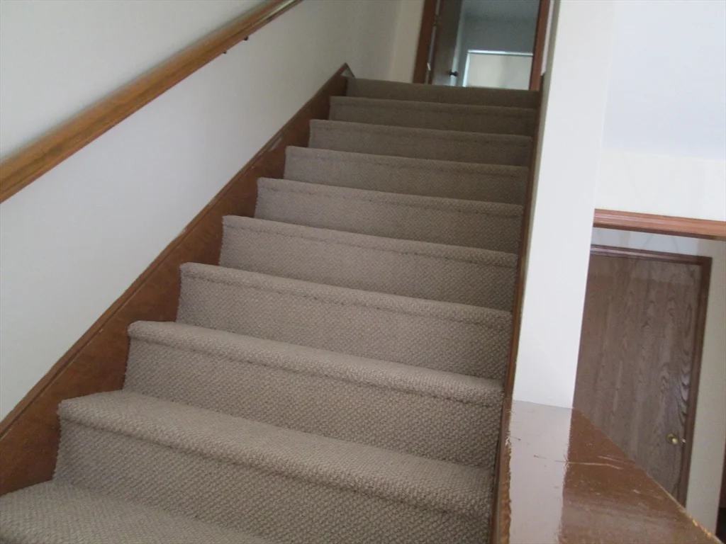 3 bed, 1 bath apartment for rent at 112 Clark St Unit 112, Belmont — photo 6 of 8