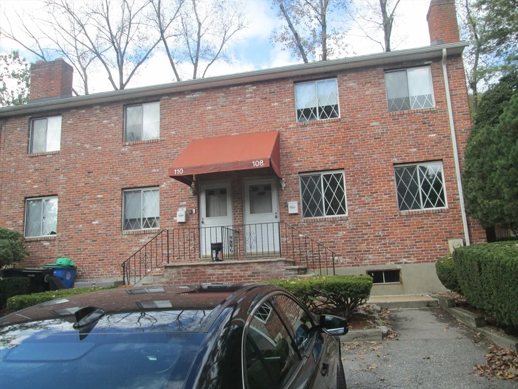 3 bed, 1 bath apartment for rent at 112 Clark St Unit 112, Belmont — photo 8 of 8