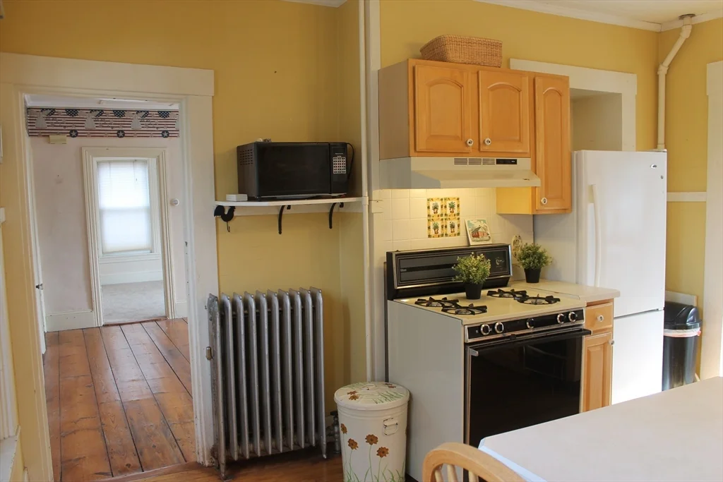 2 bed, 1 bath apartment for rent at 112 Cottage St Unit 1st floor, Franklin — photo 4 of 32