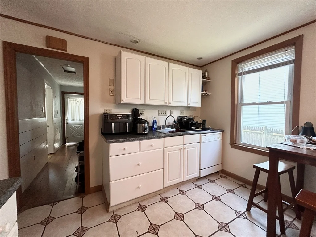 2 bed, 1 bath apartment for rent at 112 Dustin St, Boston — photo 9 of 11