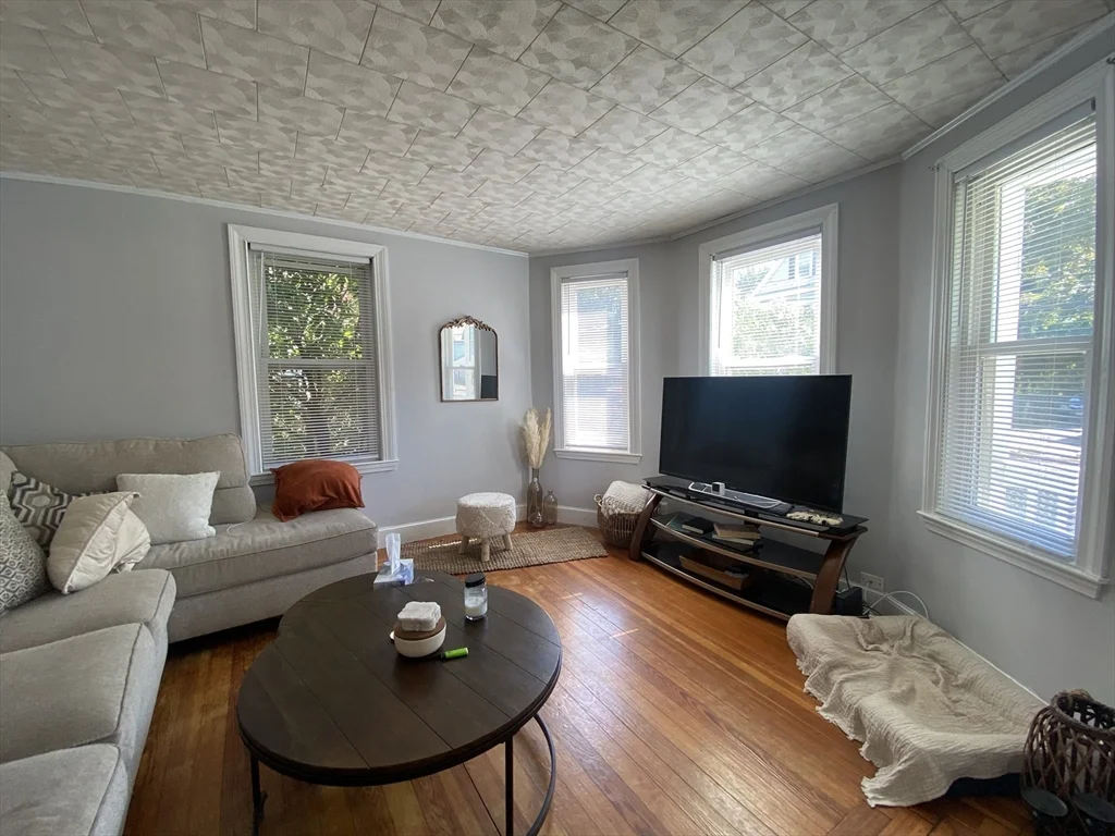 2 bed, 1 bath apartment for rent at 112 Dustin St Unit 1, Brighton