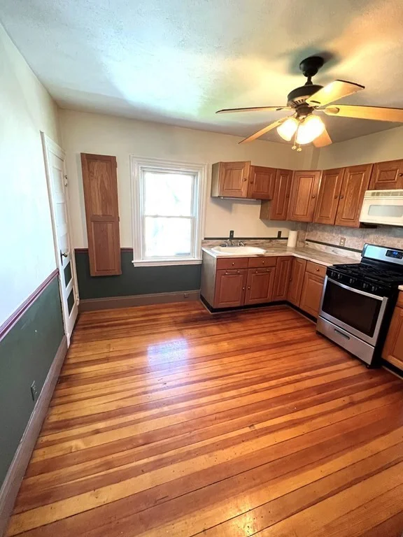 1 bed, 1 bath apartment for rent at 112 East Elm Unit 2, Wollaston — photo 2 of 4