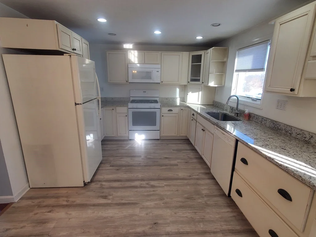 3 bed, 2 bath apartment for rent at 112 Front St Unit 0, Weymouth Landing — photo 2 of 28