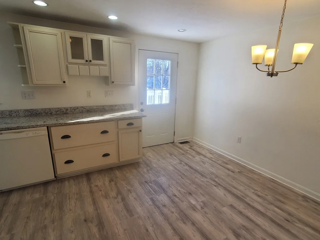 3 bed, 2 bath apartment for rent at 112 Front St Unit 0, Weymouth Landing — photo 4 of 28