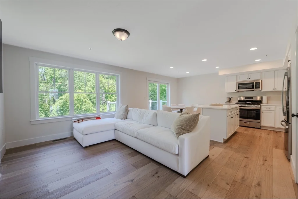 3 bed, 2 bath apartment for rent at 112 Genest St Unit 12, Dracut — photo 2 of 16