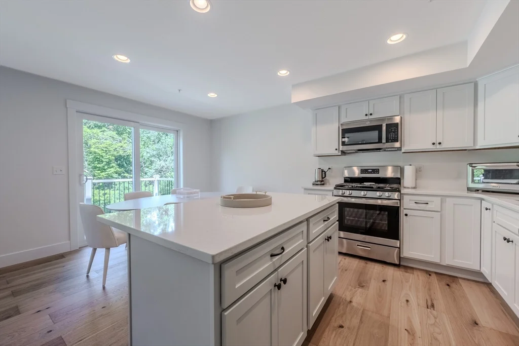 3 bed, 2 bath apartment for rent at 112 Genest St Unit 12, Dracut — photo 4 of 16