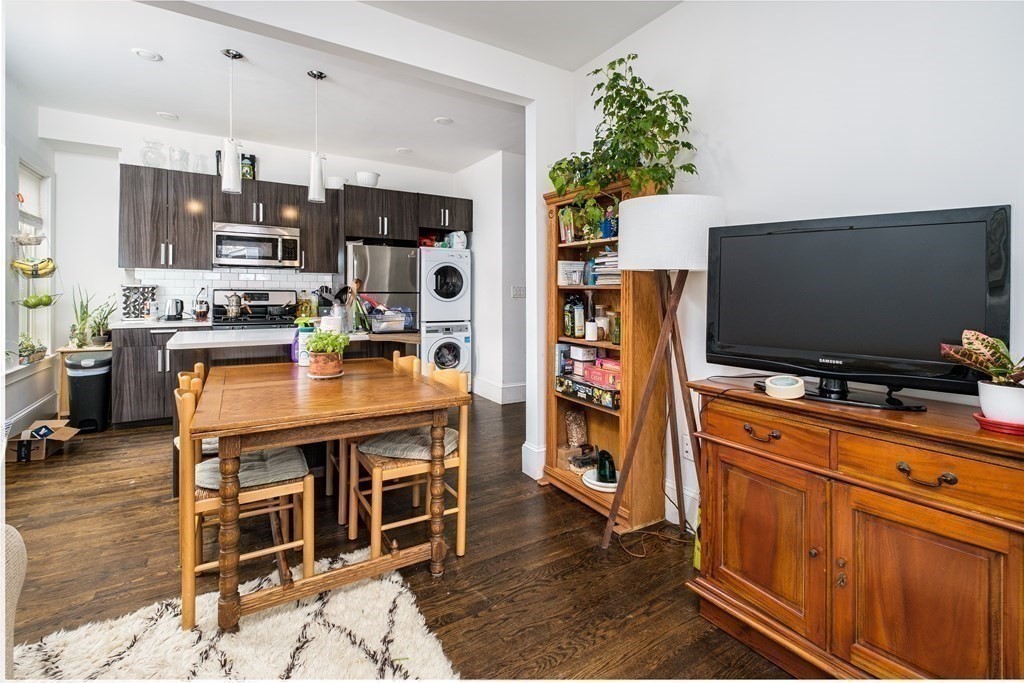 3 bed, 2 bath apartment for rent at 112 Glen St Unit 118, East Somerville — photo 2 of 13