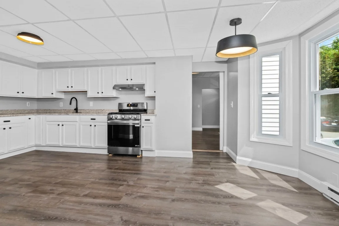 3 bed, 2 bath apartment for rent at 112 Hampshire St Unit 1, Lowell — photo 1 of 19