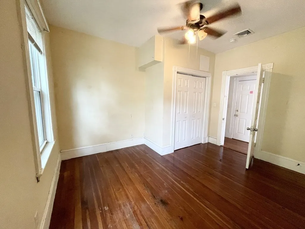 4 bed, 1 bath apartment for rent at 112 Hillside St Unit 2, Mission Hill — photo 8 of 13