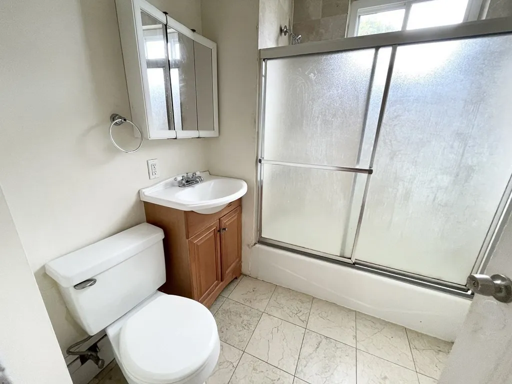 4 bed, 1 bath apartment for rent at 112 Hillside St Unit 2, Mission Hill — photo 11 of 13