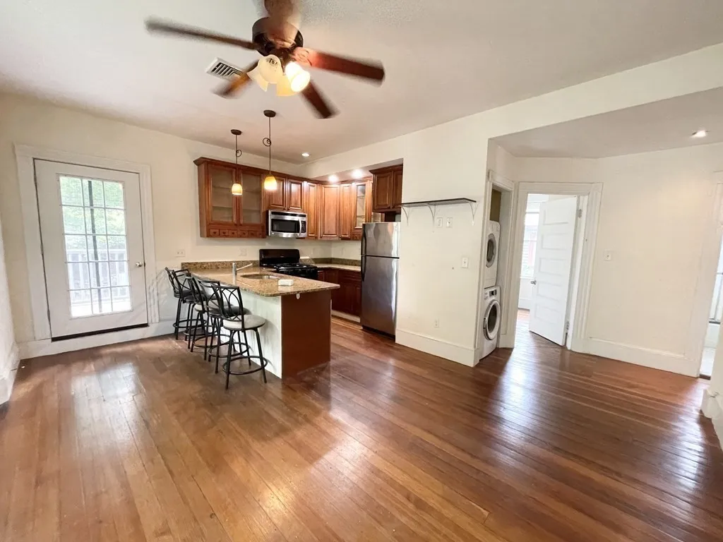 4 bed, 1 bath apartment for rent at 112 Hillside St Unit 2, Mission Hill — photo 3 of 13