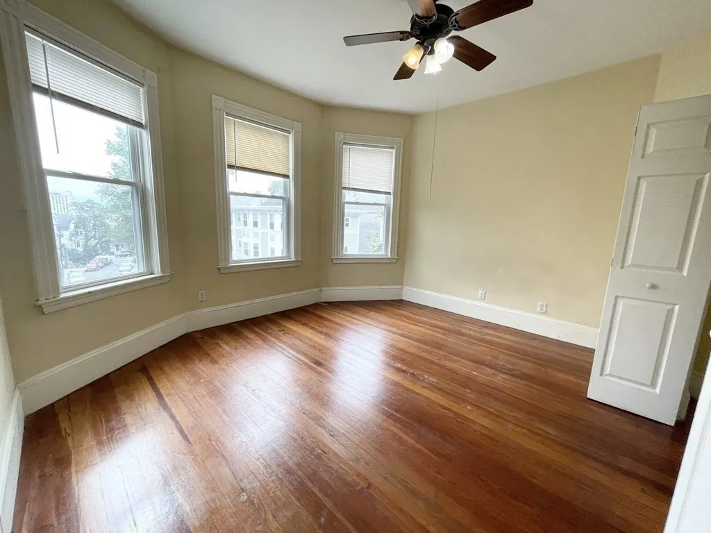 4 bed, 1 bath apartment for rent at 112 Hillside St Unit 2, Mission Hill — photo 6 of 13