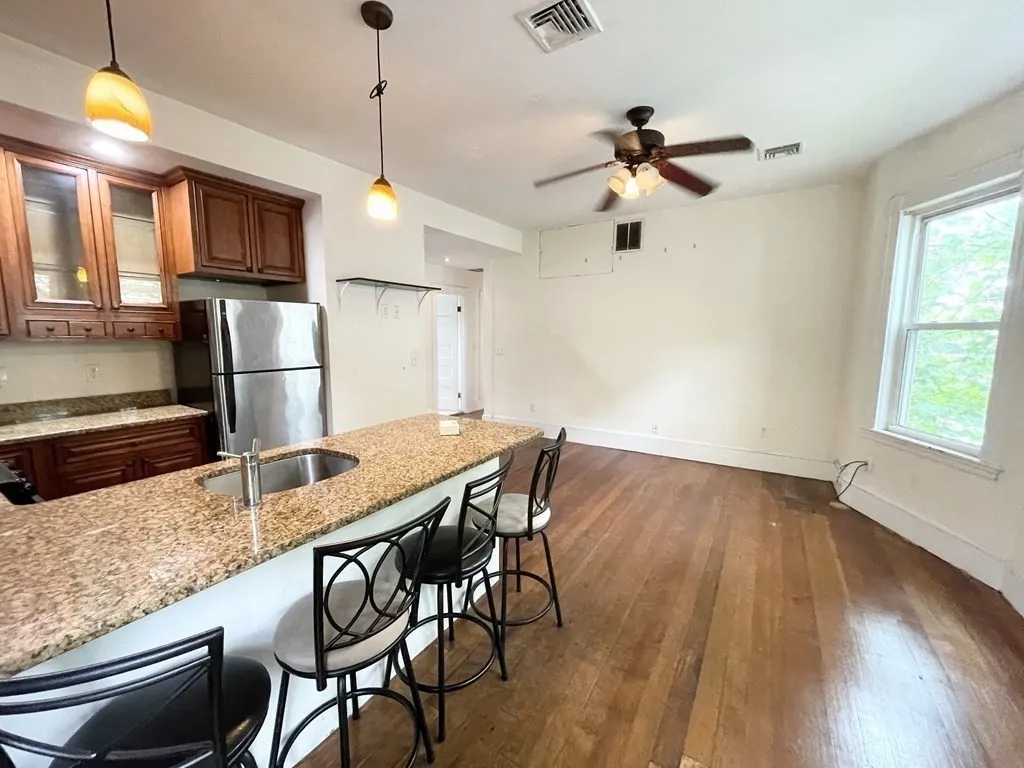 4 bed, 1 bath apartment for rent at 112 Hillside St Unit 2, Mission Hill — photo 2 of 13