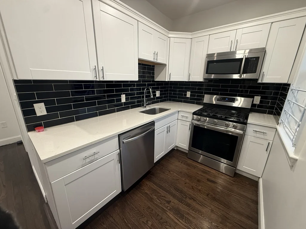 2 bed, 1 bath apartment for rent at 112 Hollingsworth St Unit 5, Lynn — photo 1 of 14
