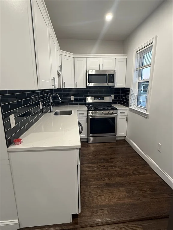 2 bed, 1 bath apartment for rent at 112 Hollingsworth St Unit 5, Lynn — photo 2 of 14