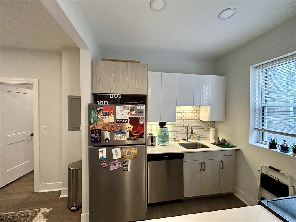 1 bed, 1 bath apartment for rent at 112 Jersey St Unit 8, Fenway — photo 3 of 23