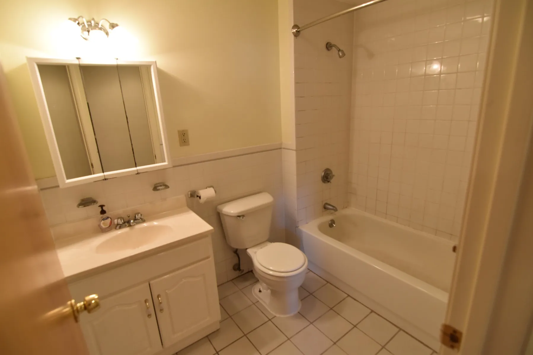 2 bed, 1 bath apartment for rent at 112 Jersey St Unit A, Fenway — photo 4 of 9
