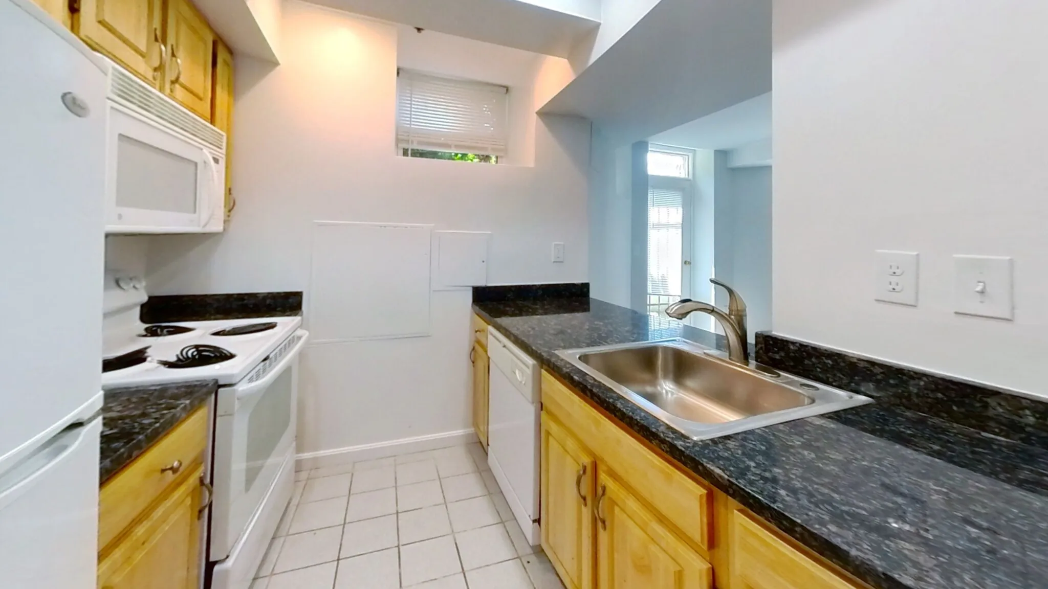 Studio bed, 1 bath apartment for rent at 112 Jersey St Unit B, Fenway — photo 3 of 8