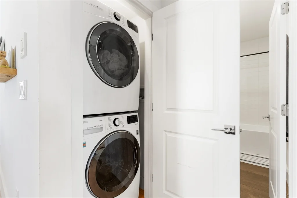 2 bed, 2 bath apartment for rent at 112 King St Unit 3, Boston — photo 11 of 16