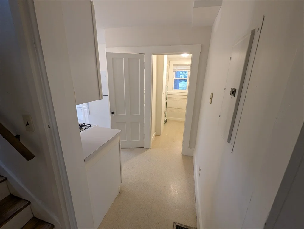 3 bed, 1 bath apartment for rent at 112 King St Unit A, Northampton — photo 25 of 28