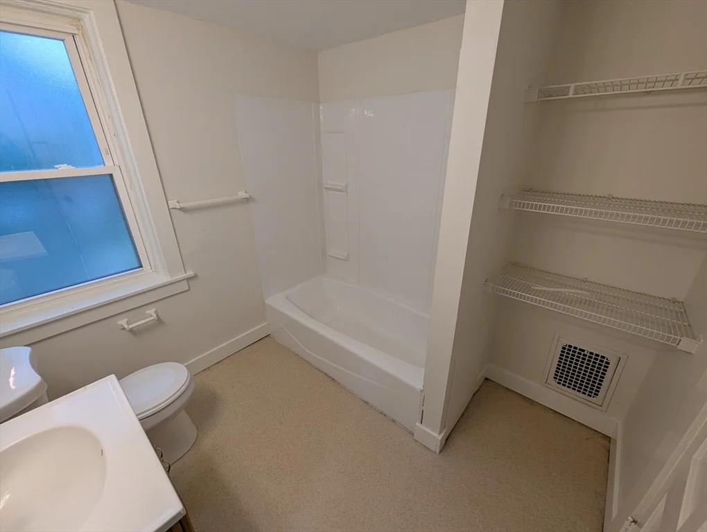 3 bed, 1 bath apartment for rent at 112 King St Unit A, Northampton — photo 23 of 28