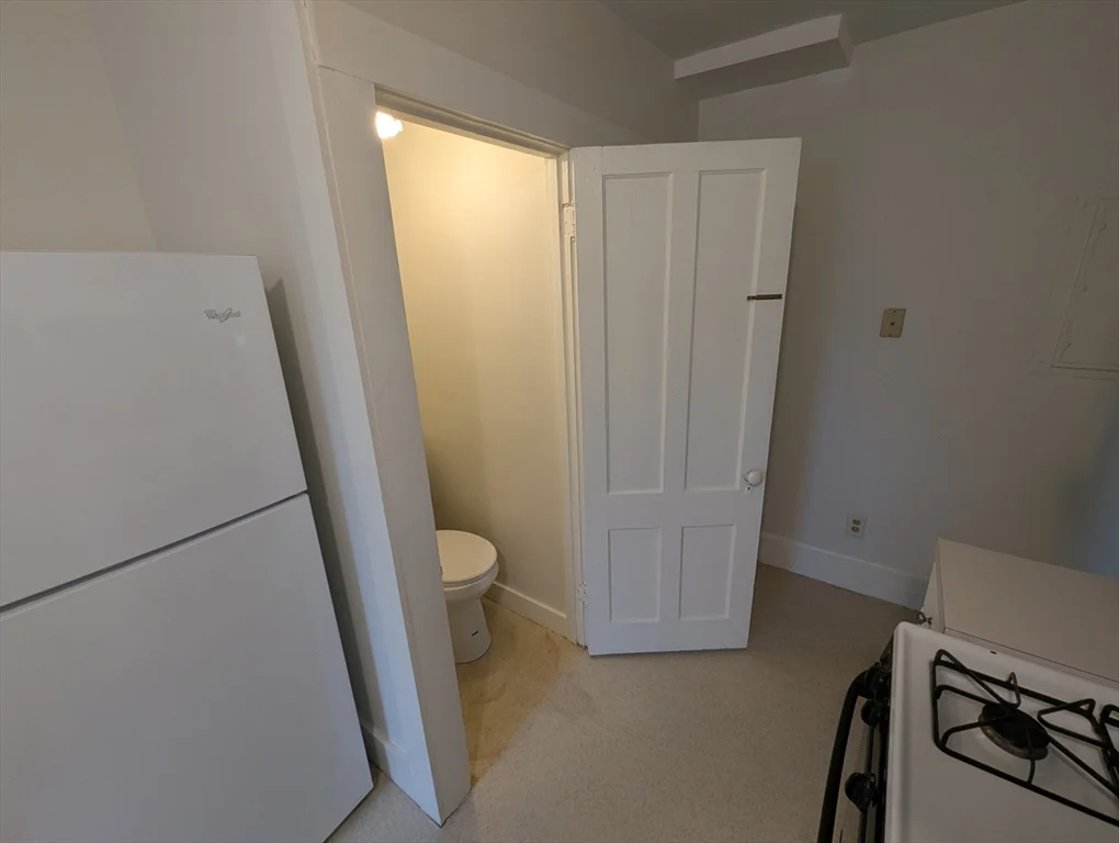 3 bed, 1 bath apartment for rent at 112 King St Unit A, Northampton — photo 5 of 28