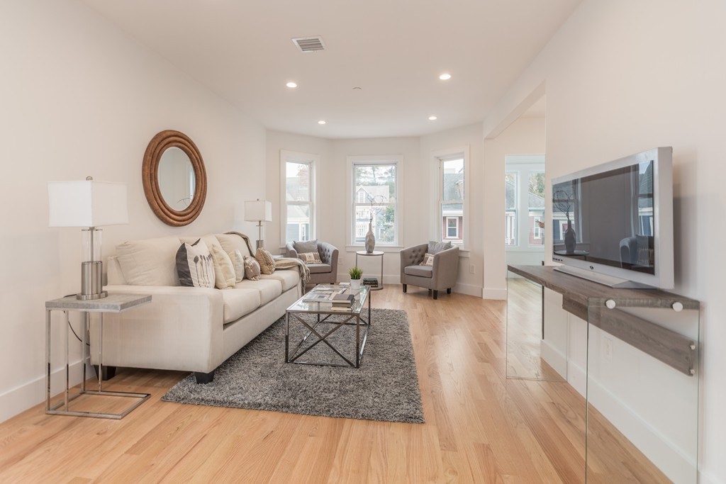 2 bed, 2 bath apartment for rent at 112 King Unit 1, Dorchester — photo 6 of 29