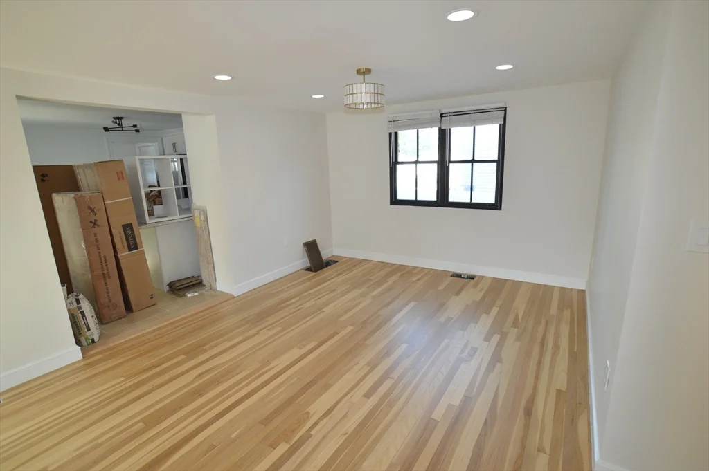 2 bed, 1 bath apartment for rent at 112 Lynde St Unit 1, Melrose — photo 5 of 13