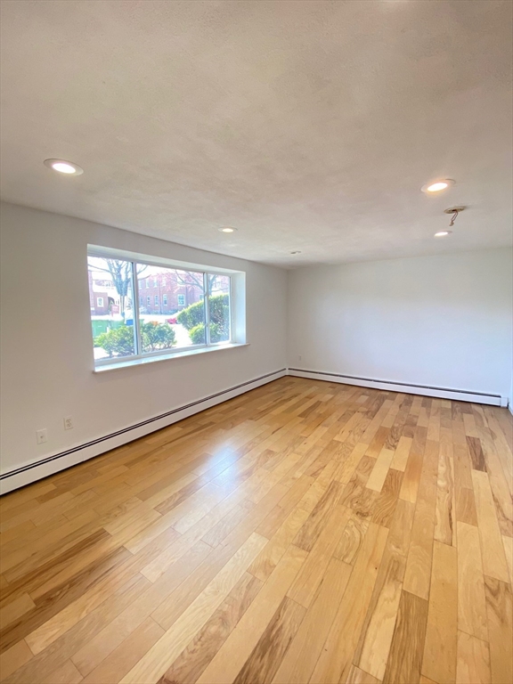 1 bed, 1 bath apartment for rent at 112 Mount Auburn Unit 1, Watertown — photo 2 of 6