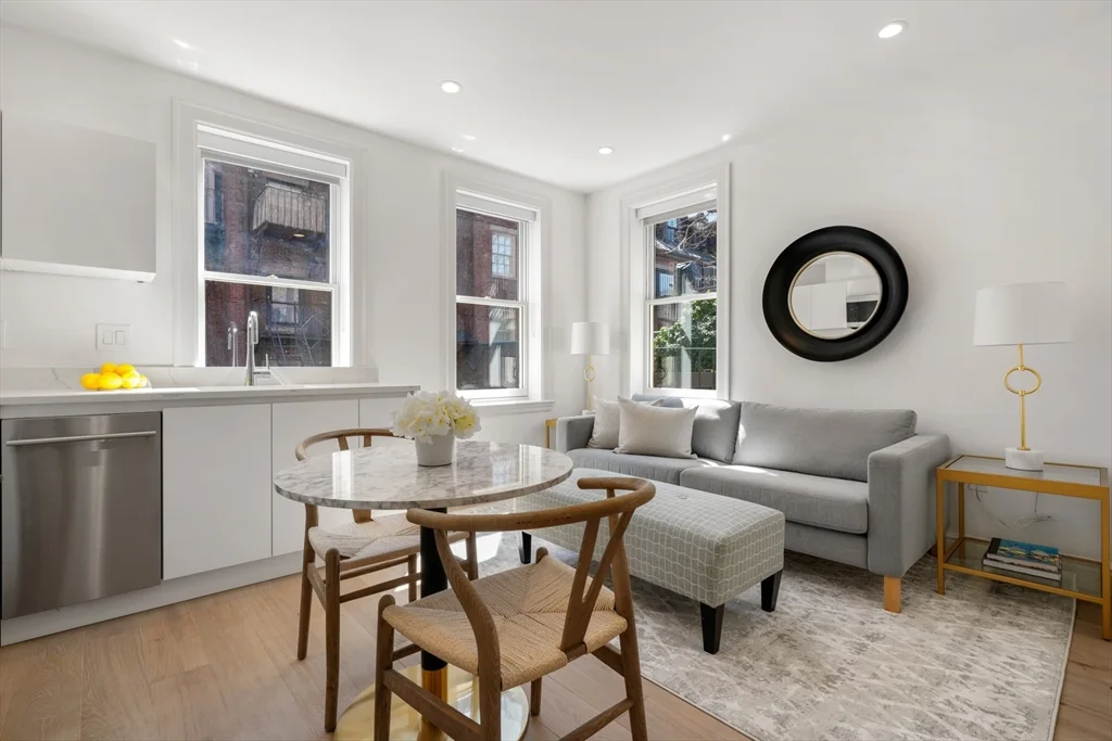 1 bed, 1 bath apartment for rent at 112 Myrtle Unit 3, Beacon Hill