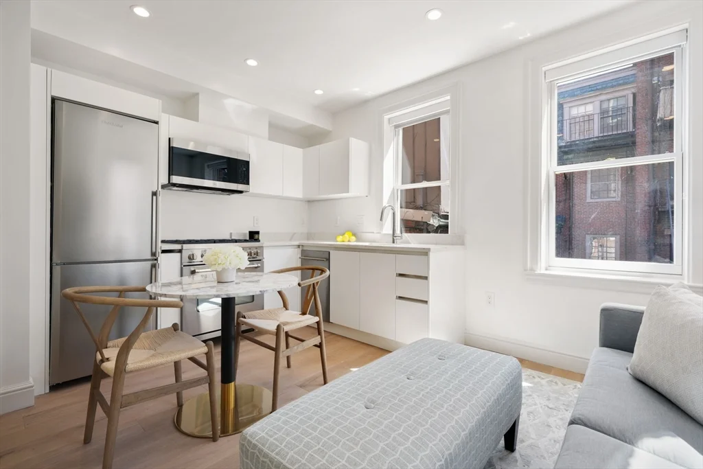 1 bed, 1 bath apartment for rent at 112 Myrtle Unit 3, Beacon Hill — photo 3 of 10