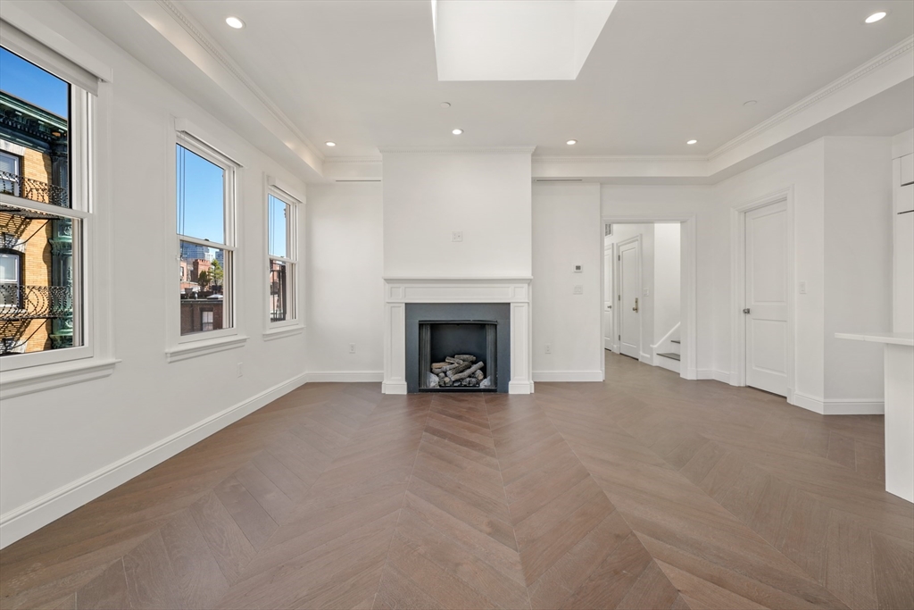 2 bed, 2 bath apartment for rent at 112 Myrtle Unit PH 1, Beacon Hill — photo 5 of 28