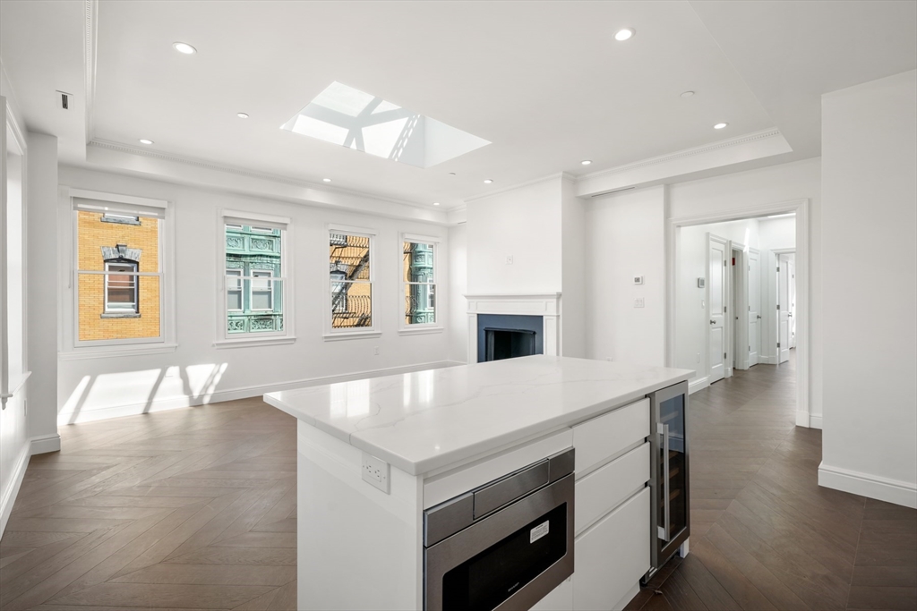 2 bed, 2 bath apartment for rent at 112 Myrtle Unit PH 1, Beacon Hill — photo 11 of 28