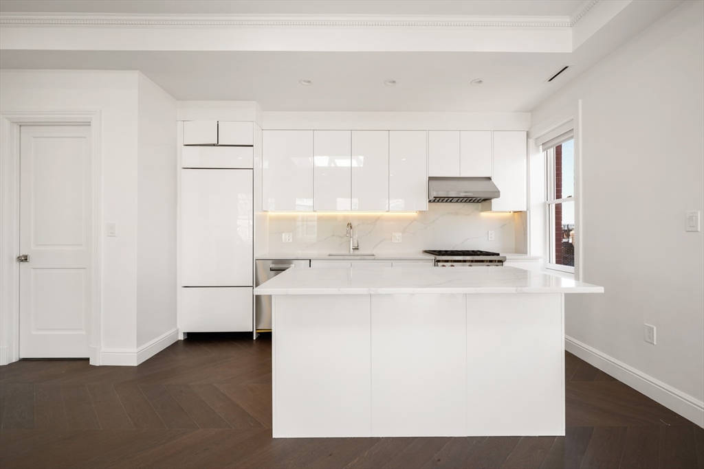 2 bed, 2 bath apartment for rent at 112 Myrtle Unit PH 1, Beacon Hill — photo 7 of 28