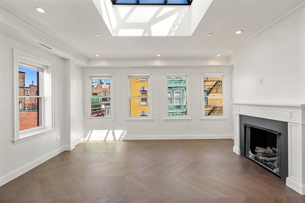 2 bed, 2 bath apartment for rent at 112 Myrtle Unit PH 1, Beacon Hill — photo 2 of 28