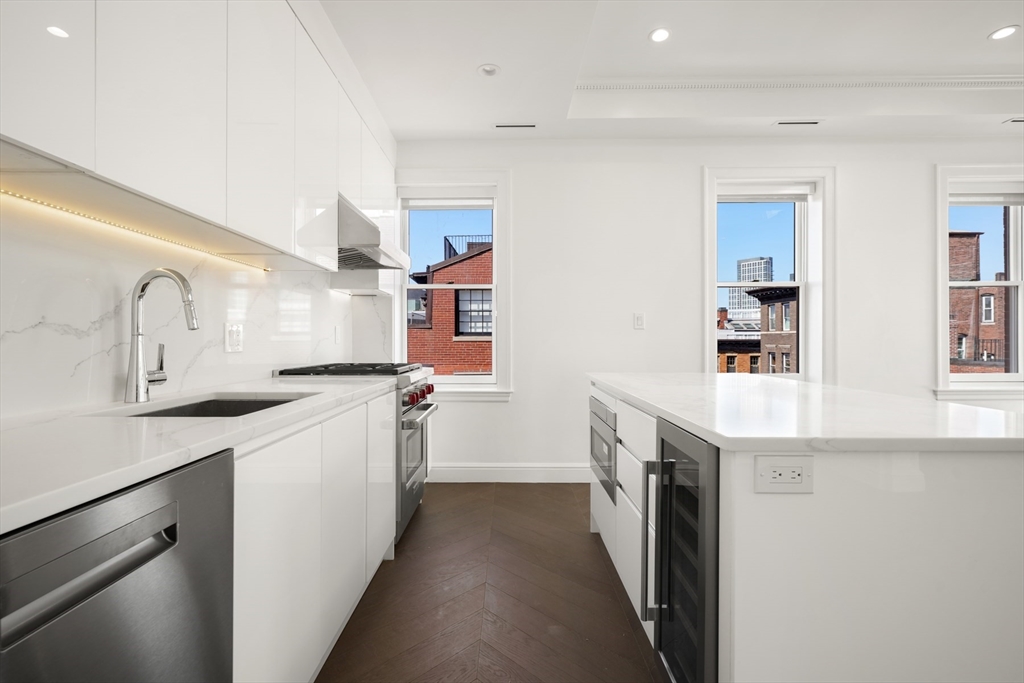 2 bed, 2 bath apartment for rent at 112 Myrtle Unit PH 1, Beacon Hill — photo 9 of 28