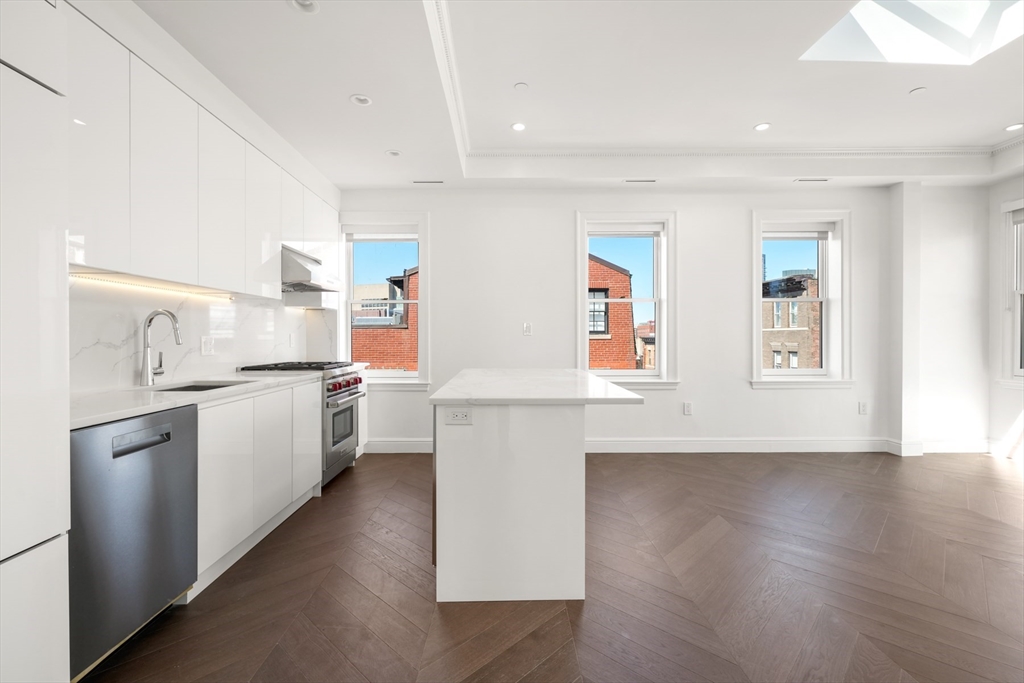 2 bed, 2 bath apartment for rent at 112 Myrtle Unit PH 1, Beacon Hill — photo 13 of 28