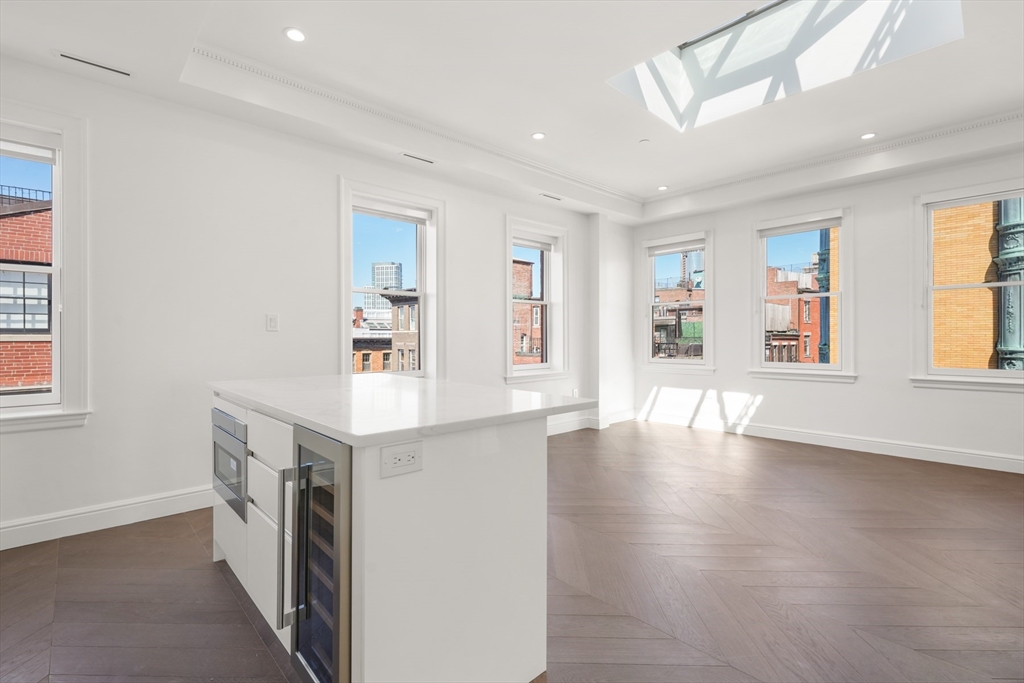 2 bed, 2 bath apartment for rent at 112 Myrtle Unit PH 1, Beacon Hill — photo 10 of 28