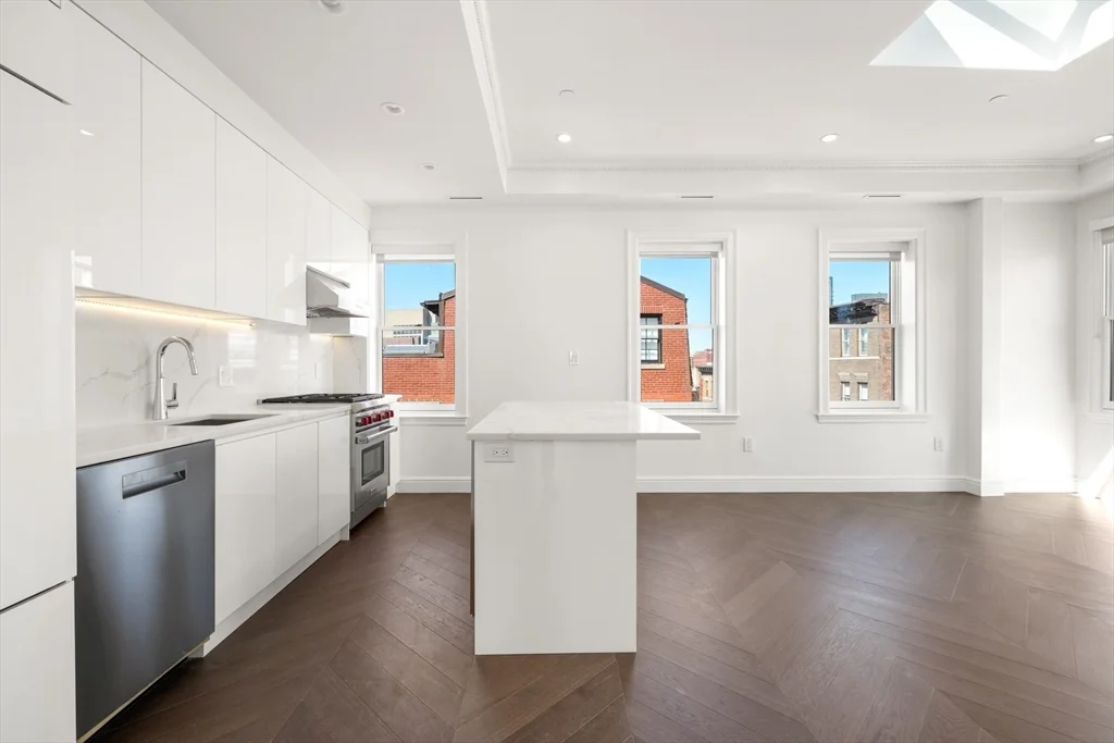 2 bed, 2 bath apartment for rent at 112 Myrtle Unit PH1, Beacon Hill — photo 18 of 33