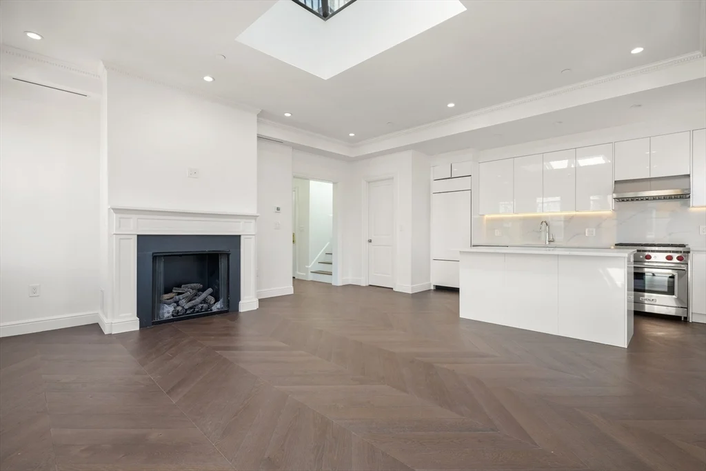 2 bed, 2 bath apartment for rent at 112 Myrtle Unit PH1, Beacon Hill