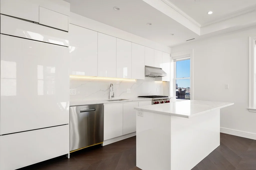 2 bed, 2 bath apartment for rent at 112 Myrtle Unit PH1, Beacon Hill — photo 3 of 33