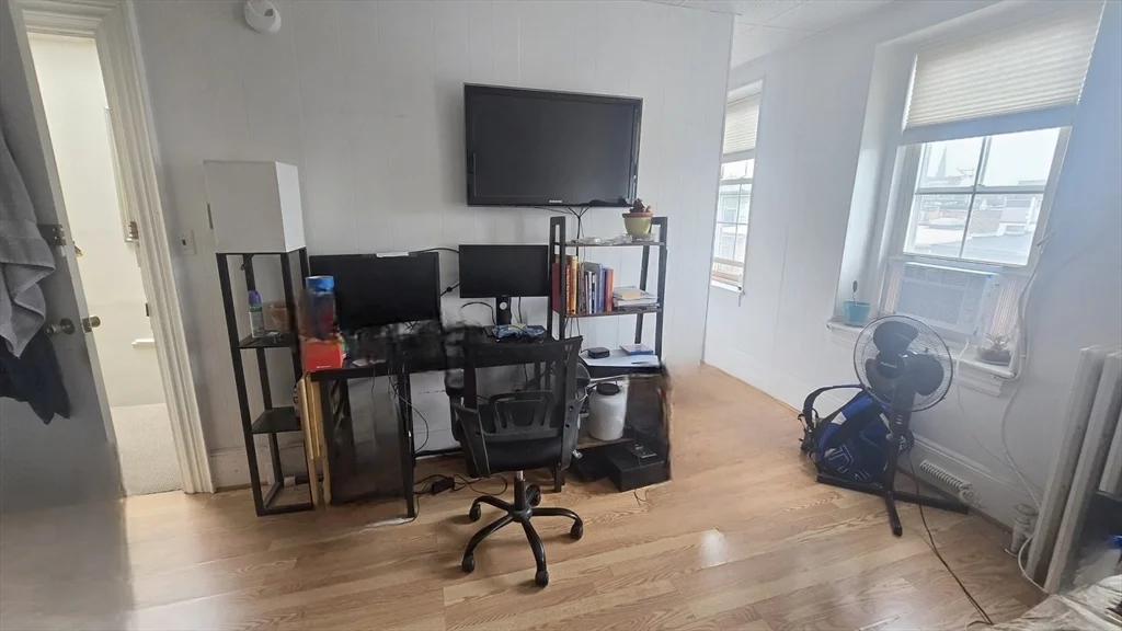 Studio bed, 1 bath apartment for rent at 112 Pembrole Unit 5, South End — photo 3 of 6