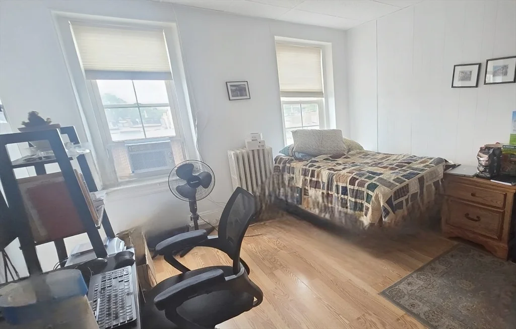Studio bed, 1 bath apartment for rent at 112 Pembrole Unit 5, South End