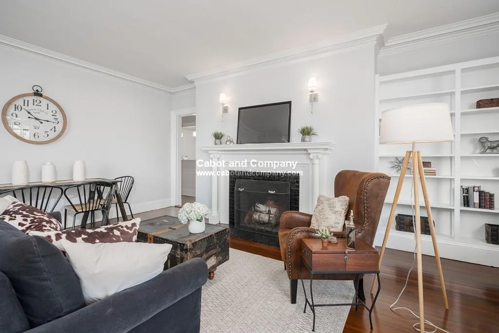 2 bed, 1 bath apartment for rent at 112 Pinckney St Unit 12, Beacon Hill — photo 2 of 17